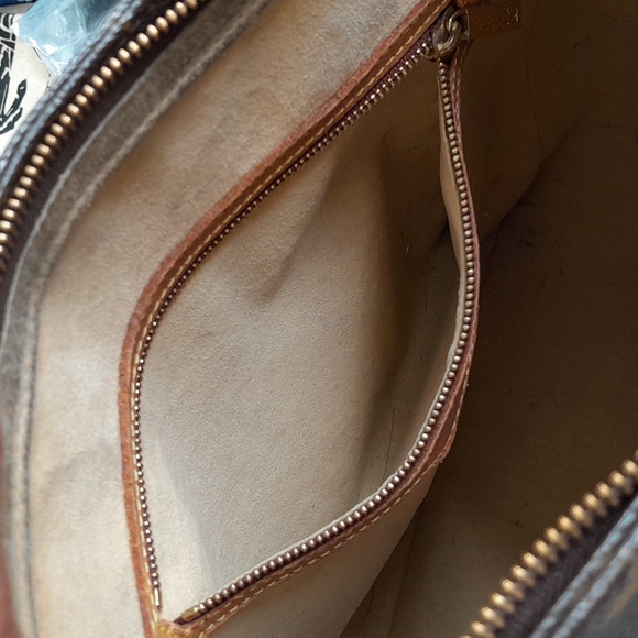LOUIS VUITTON Looping GM Shoulder Bag! - Picture 6 of 16